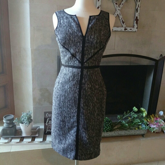 Ann Taylor Dresses & Skirts - Ann Taylor sleeveless dress size 2